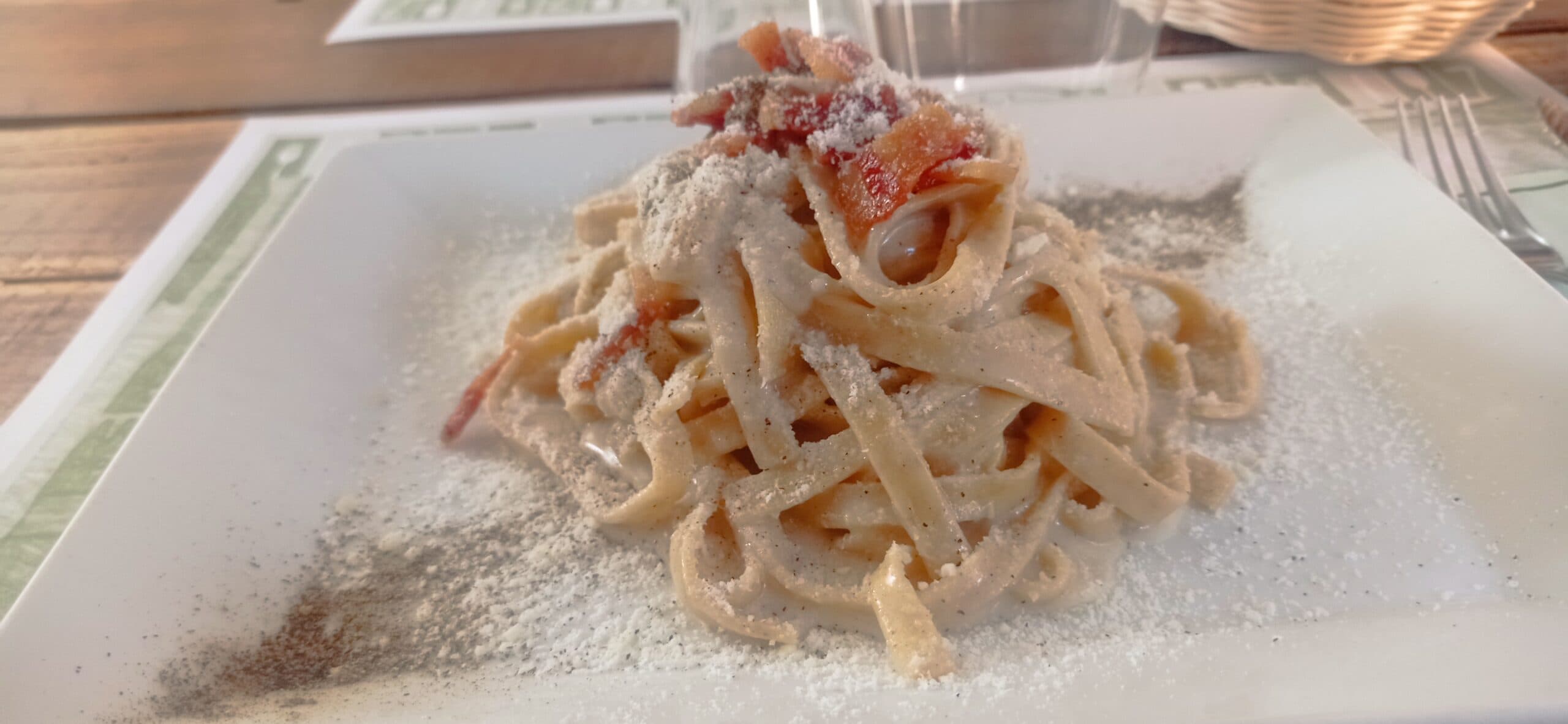 Fettuccine integrali cacio e pepe
