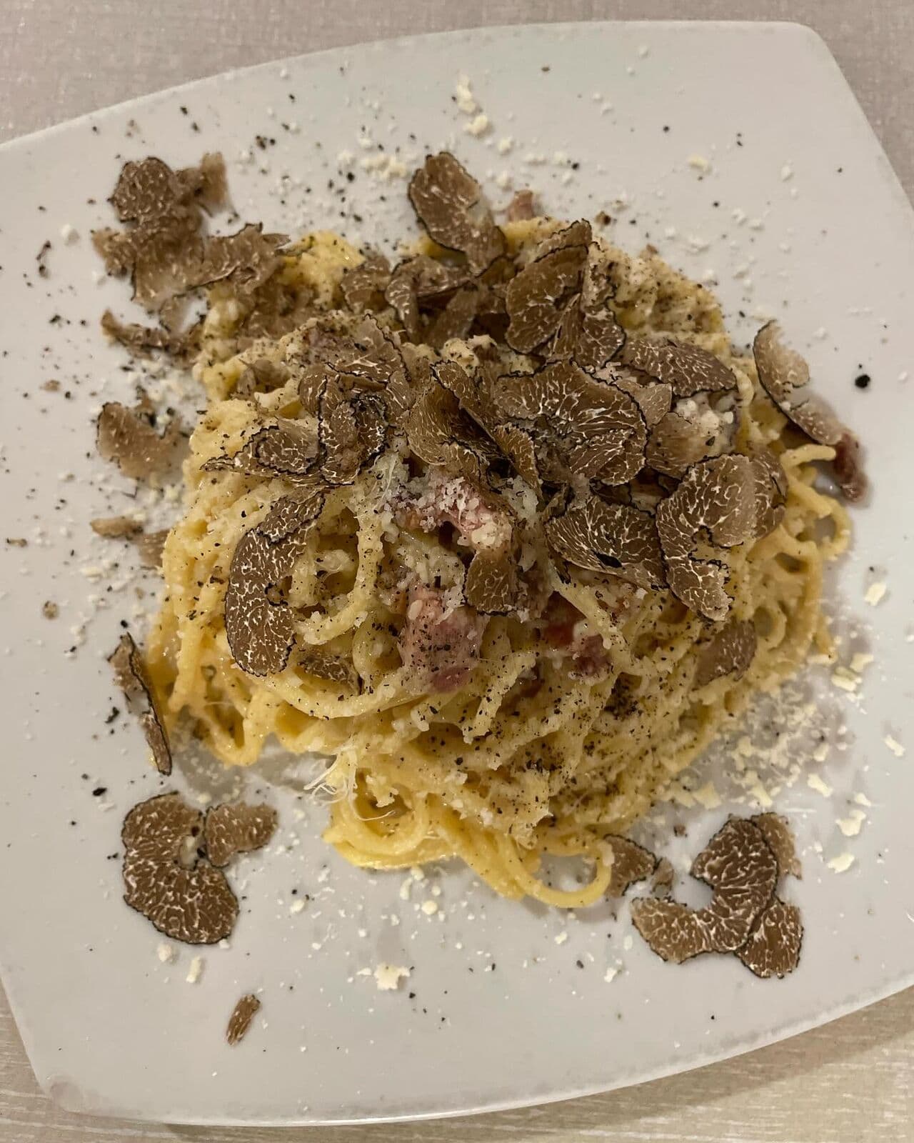 Tonnarello integrale alla carbonara con tartufo